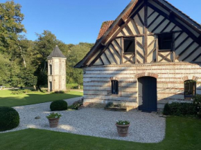 Charming half-timbered house on quiet waterside between Abbeville and Amiens